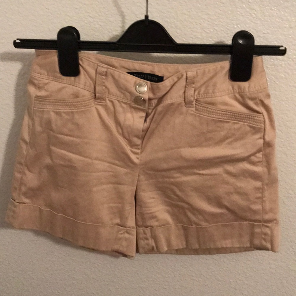 White House Black Market Khaki Shorts Size 00